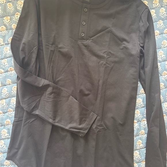 Cuts AO Long Sleeve Henley 👕 Black – Size Medium - Picture 6 of 7